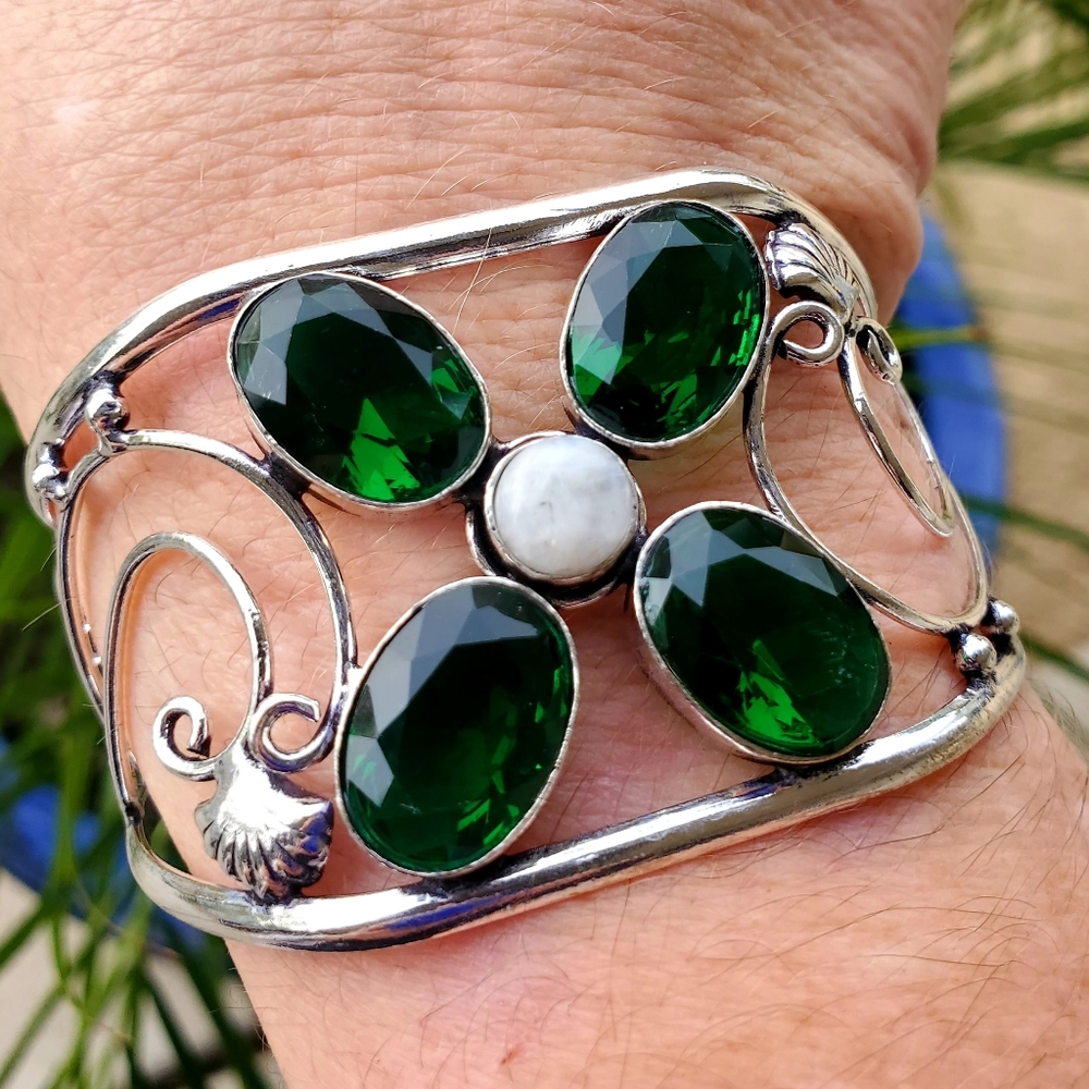 New Chrome Diopside & Rainbow Moonstone 925 Silver Cuff Bracelet.